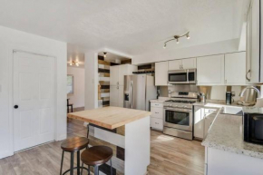 Loma NE Heights 3 bedroom Pool/HotTub!